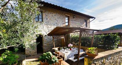 Spacious Cottage in Buti