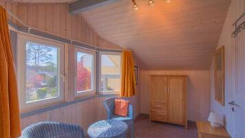 House | 3 bedrooms, individually furnished