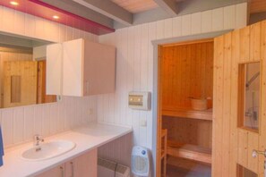 Ferienhaus | Badezimmer