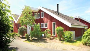 House | Exterior - Exklusives Skandinavisches Ferienhaus (Mirow)