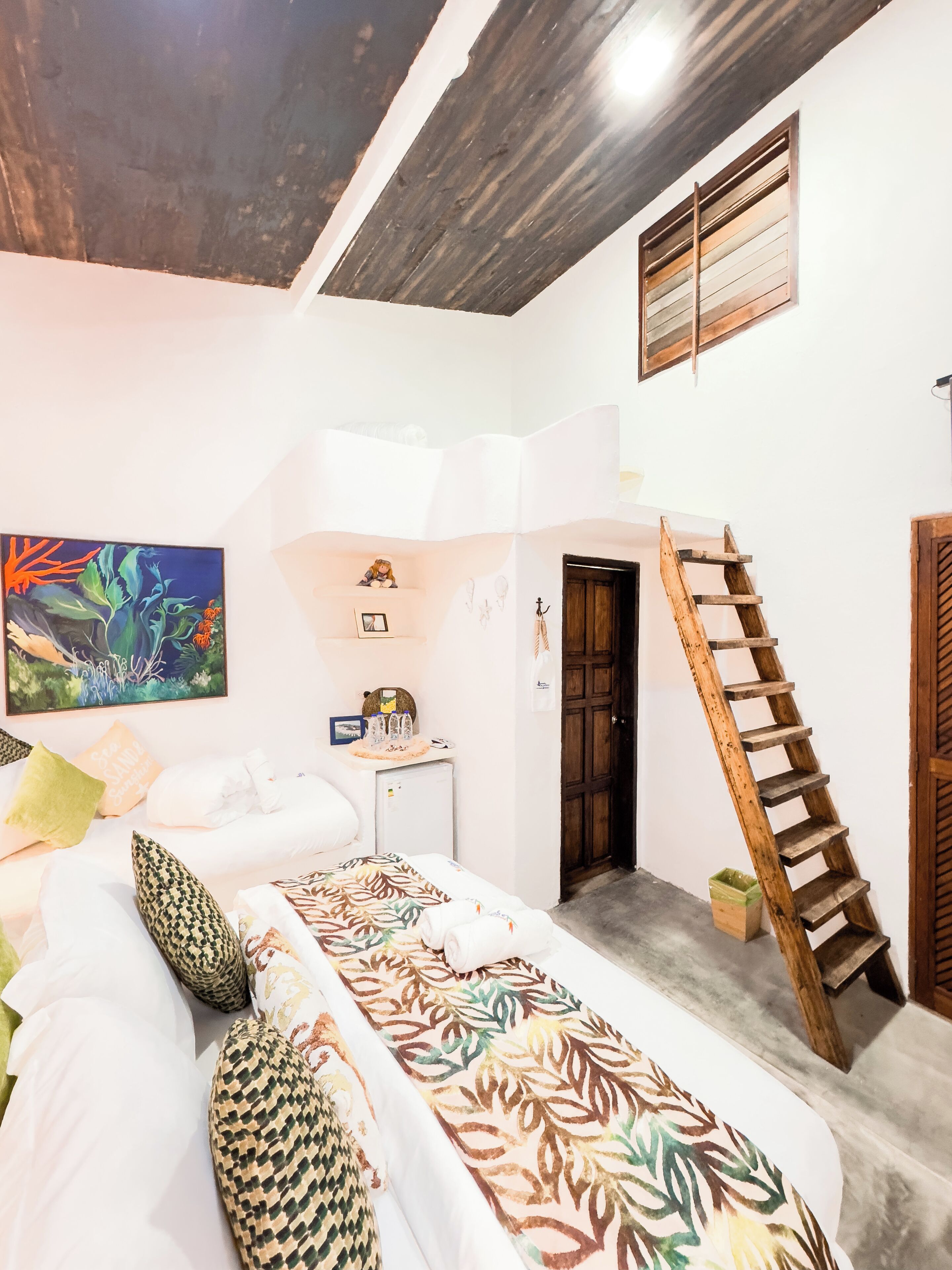 Deluxe Quadruple Room | In-room safe, blackout curtains, free WiFi