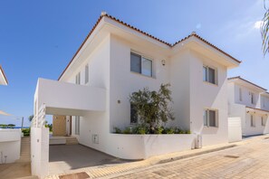 Exterior - Protaras Sirina Paradise Seafront Villa (Protaras)