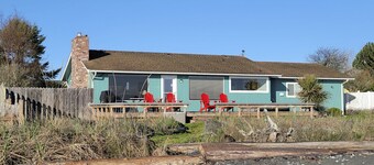 Beachfront house overlooking Dungeness Bay with hot tub