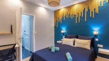 1 slaapkamer, een bureau, een strijkplank/strijkijzer, wifi