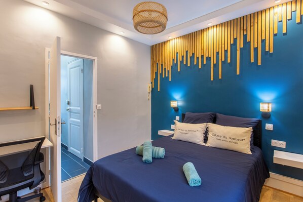 1 bedroom, desk, iron/ironing board, WiFi