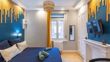 1 slaapkamer, een bureau, een strijkplank/strijkijzer, wifi