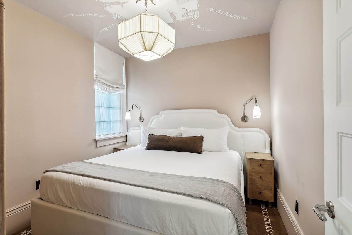 Classic Apartment | 4 bedrooms, individually decorated, individually furnished