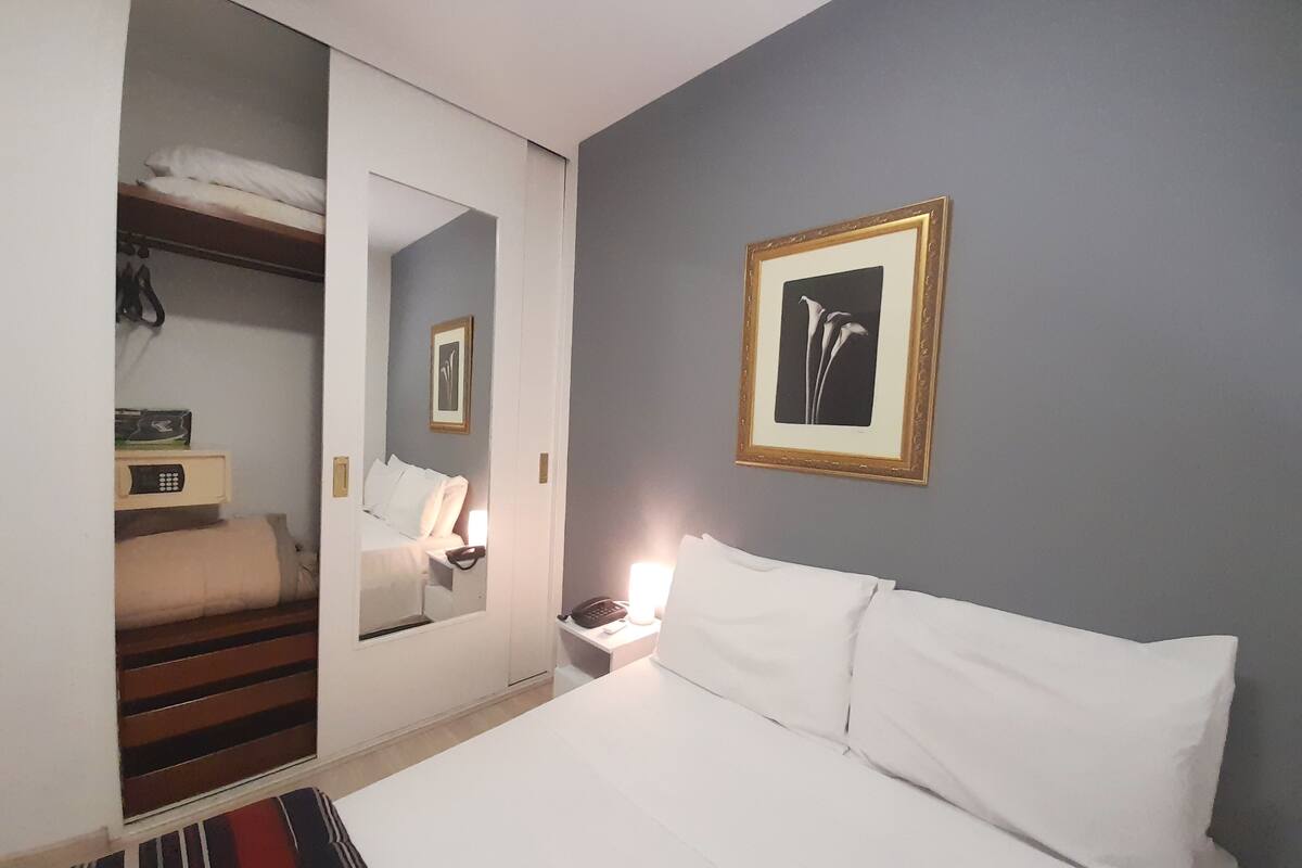 1 bedroom, in-room safe, laptop workspace, iron/ironing board