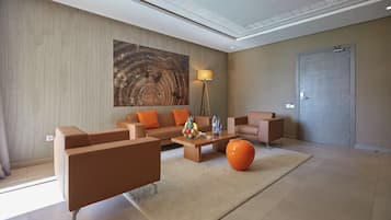 Chambre Double Sénior | Coin séjour