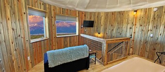 Up-cycled Grain Bin Villa just 20 mins. from the Great Sand Dunes NP w/ WiFi, AC
