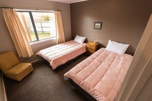 3 bedrooms, free WiFi, bed sheets