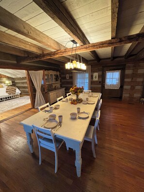 Dining - Cozy, chic & historic 3-bedroom cabin in trendy Goshen, 40 mins from Notre Dame! (Goshen)