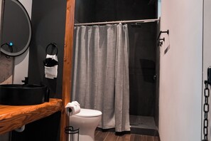 Free toiletries, soap, shampoo, toilet paper - CASA SEKUI (Valle de Guadalupe)