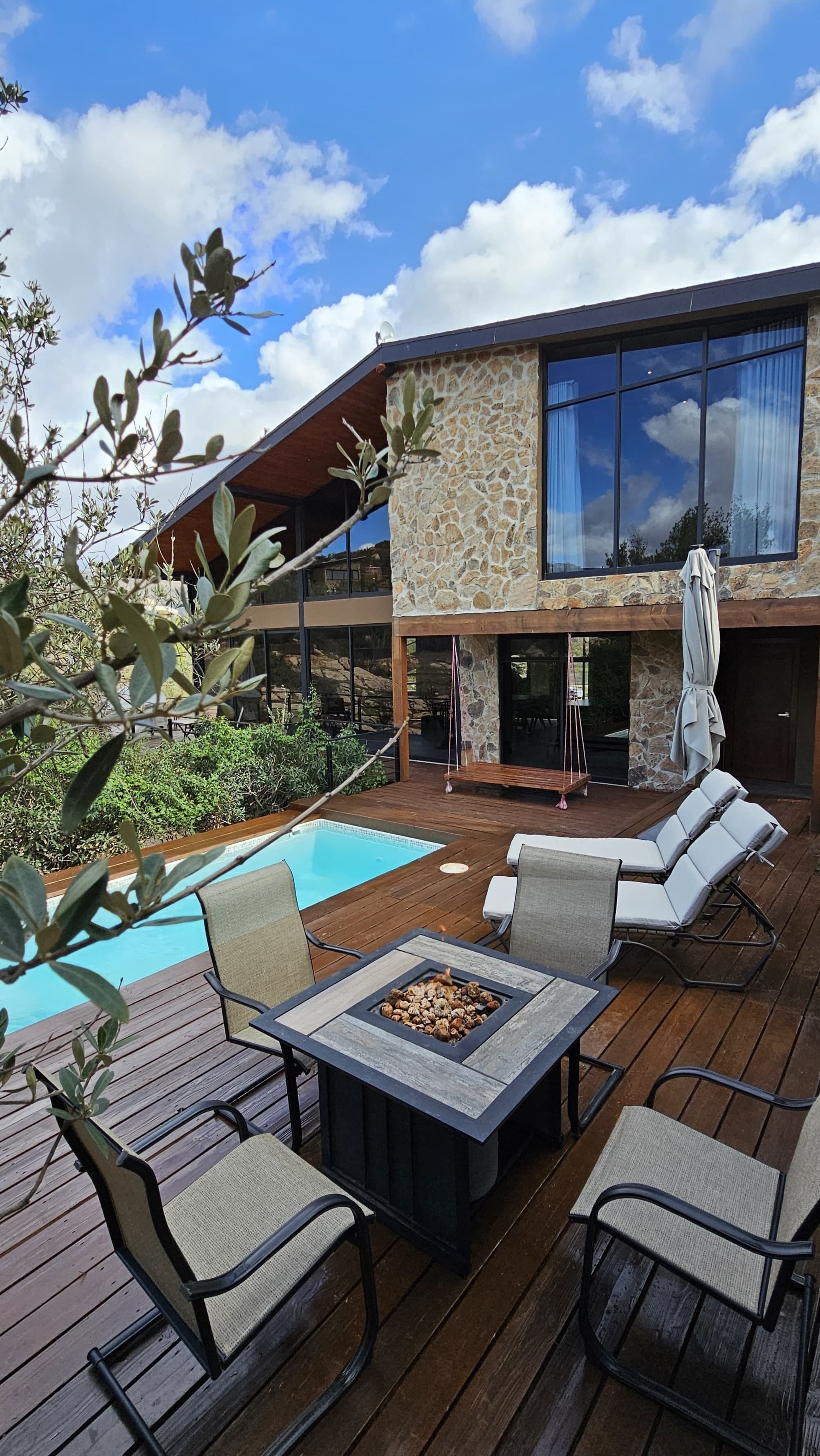 Kolam renang terbuka 