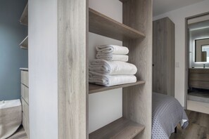 Appartamento, balcone | 2 camere, ferro/asse da stiro, Wi-Fi gratuito