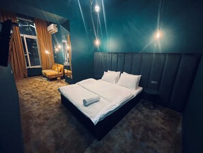 Literie de qualité supérieure, Wi-Fi gratuit, draps fournis