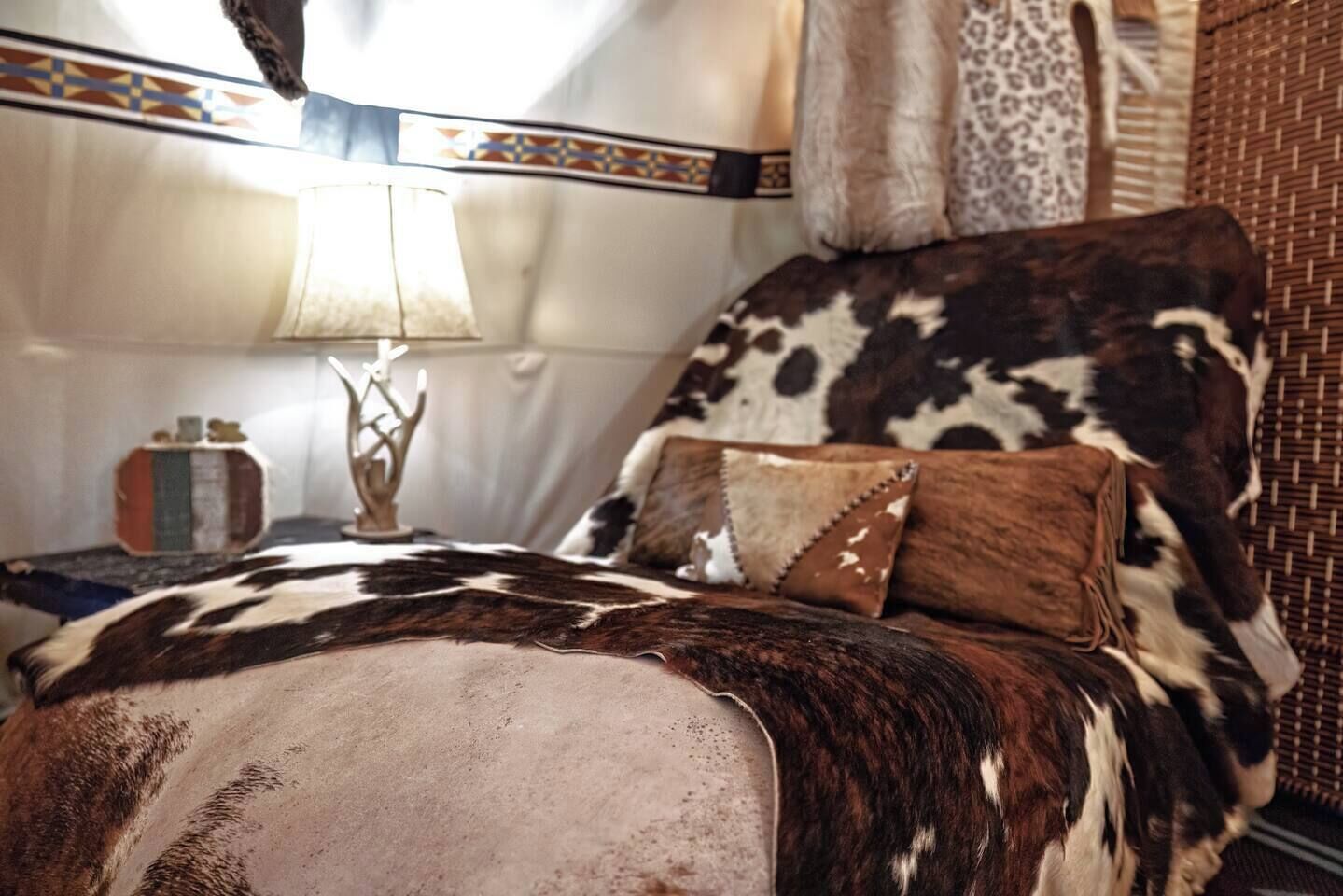 Een strijkplank/strijkijzer, gratis wifi, beddengoed