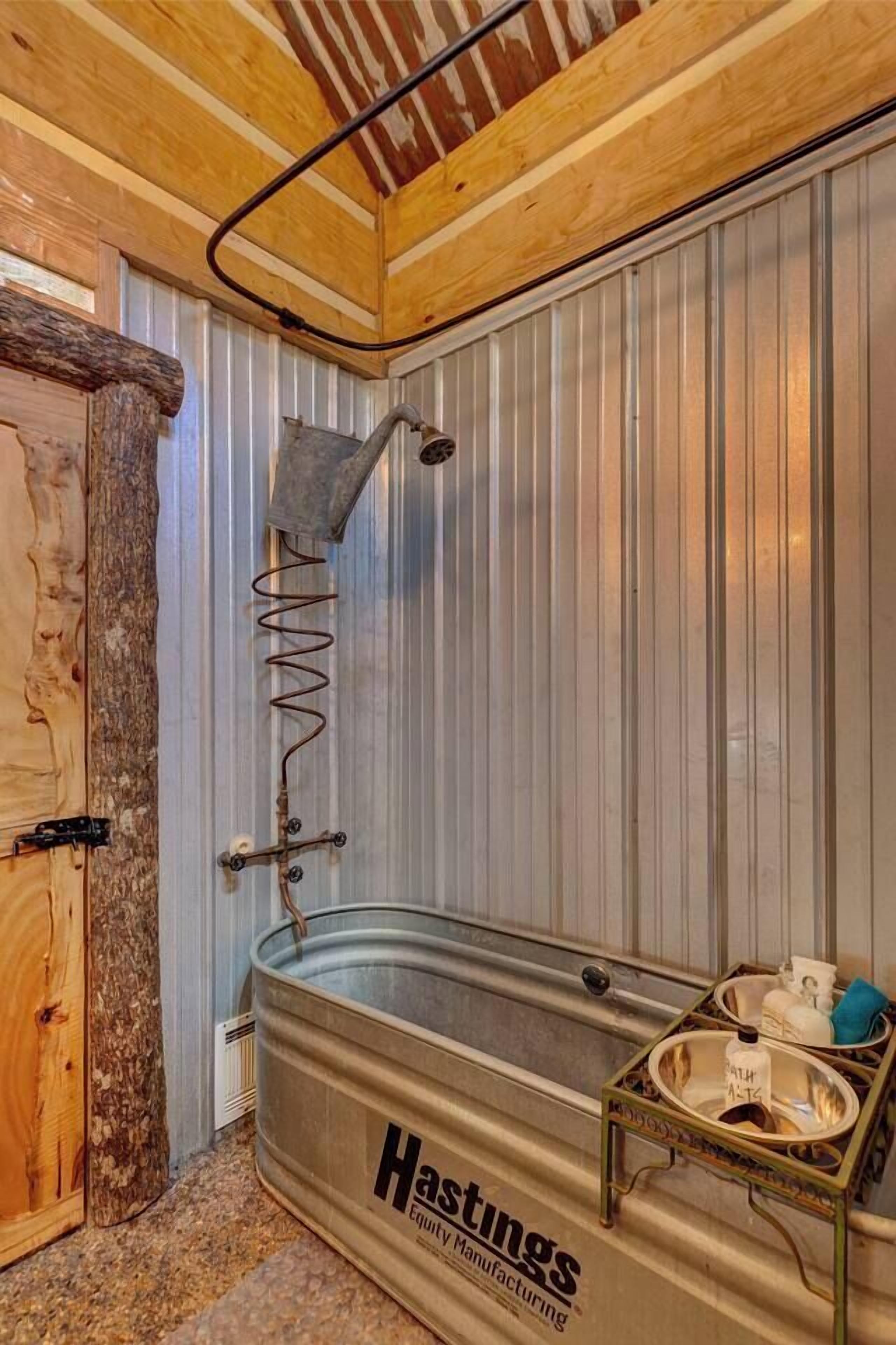 Sèche-cheveux, serviettes fournies