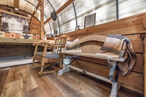 المنشأة من الداخل