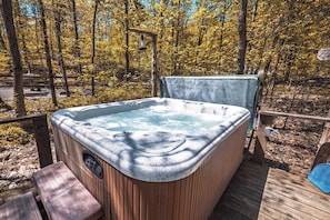 Bañera de hidromasaje al aire libre