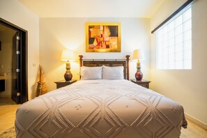 Apartamento Deluxe, vistas a la playa | 3 dormitorios, caja fuerte, wifi gratis