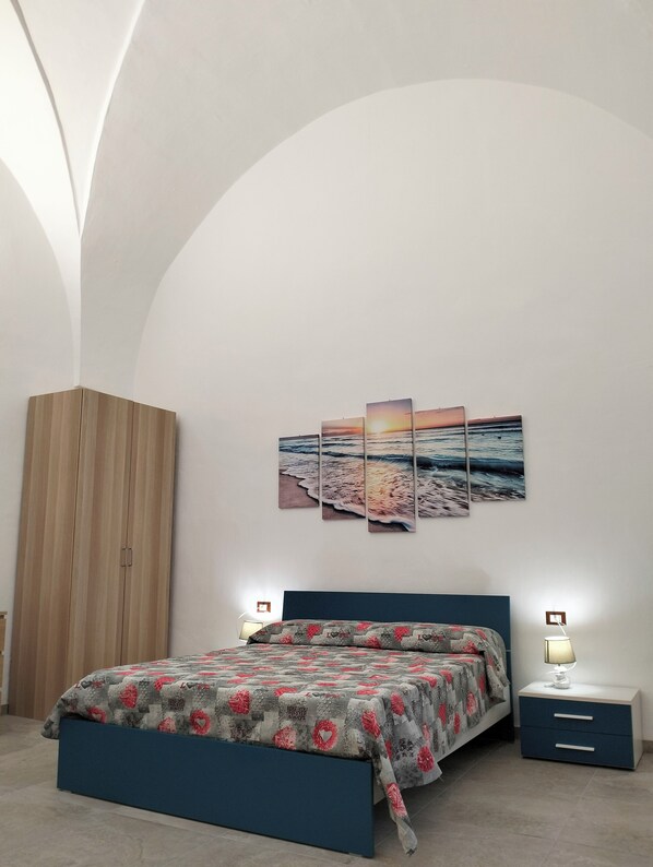 1 chambre, fer et planche à repasser, Wi-Fi, literie fournie