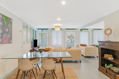 Glenelg Downstairs Apartment (2 persons) - Timeless Charm, Scenic Wonders