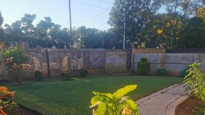 Unclassified image, 4 of 12, button - Golden gate guesthouse 0787391431 (Mahikeng)