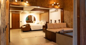 프레지덴셜 스위트 | 1 개의 침실, 책상, 노트북 작업 공간, 암막 커튼