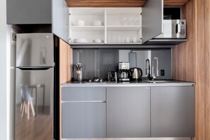 Deluxe Studio | Private kitchen - Blueground Josefa by Urbanistas CDMX (Mexico City)