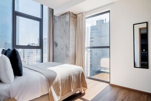 Comfort Apartment | Individually decorated, individually furnished, desk, laptop workspace