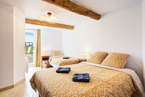 4 bedrooms, iron/ironing board, free WiFi, bed sheets