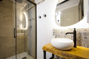 Hair dryer, towels