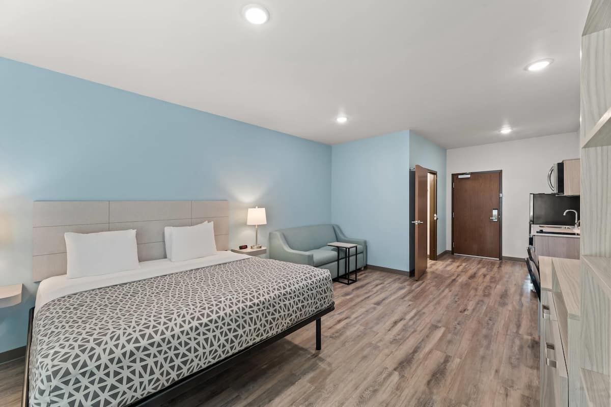 Suite, 1 kingsize-seng, ikke-røyk | Skrivebord og wi-fi (inkludert)