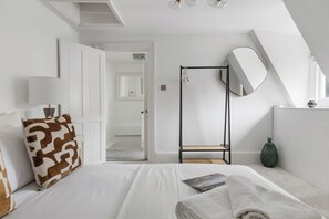 2 bedrooms, WiFi, bed sheets - Knightsbridge Designed Flat (London)