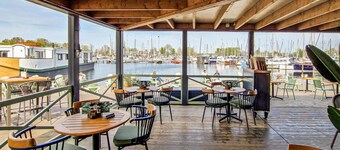 Navire au bord du lac à Naarden