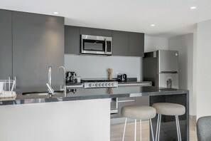 디자인 아파트 | 전용 주방 | 대용량 냉장고, 전자레인지, 오븐, 쿡탑