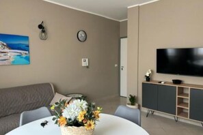 Interior - 2 Bedroom Apartment (Mondello)