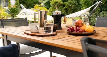 Modern Bungalow in Lush Garden - Aroeira