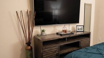 1 bedroom, desk, iron/ironing board, free WiFi