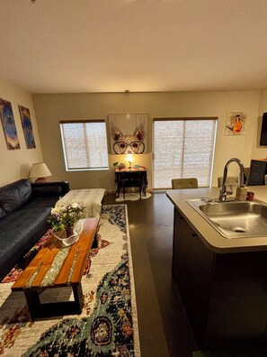 スマートテレビ、暖炉、プリンター