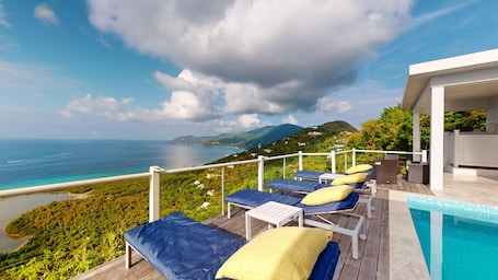 プール. “Villa Del Mar”, pairing high design with high altitude in Belmont, Tortola!