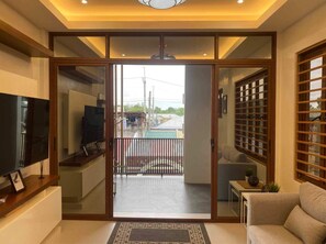 Älytelevisio, kirjoja