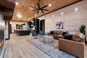 Smart-TV, peis, videospill og bordtennis