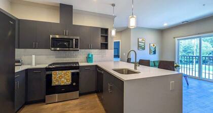 223 Brand New 2 Bdrm, 2 BATH, 1 Liv, 1 Kith