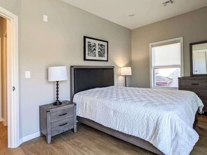 2 bedrooms, iron/ironing board, WiFi, bed sheets - 223 Brand New 2 Bdrm, 2 BATH, 1 Liv, 1 Kith (Dunellen)