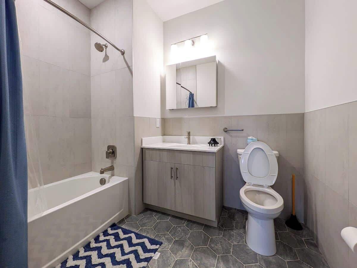 Douche, sèche-cheveux