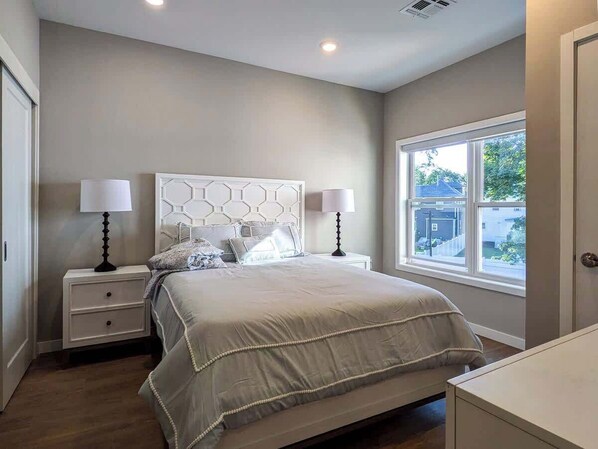 1 habitación, tabla de planchar con plancha, wifi y ropa de cama 