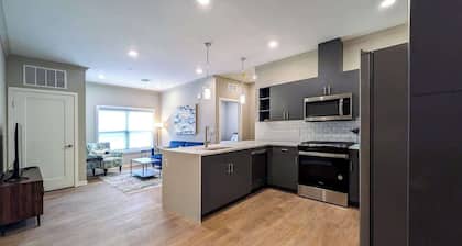 222 Brand New 2 Bedroom, 1 KIT, 2 BATH, 1 Living