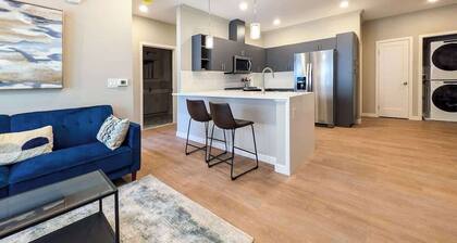 222 Brand New 2 Bedroom, 1 KIT, 2 BATH, 1 Living